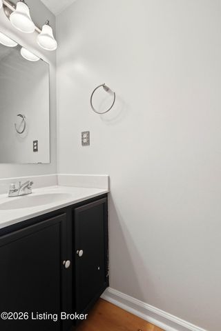 4029 Orchard Lake Dr, Louisville, KY 40218