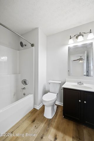 4029 Orchard Lake Dr, Louisville, KY 40218