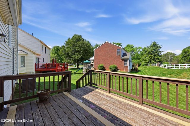 4029 Orchard Lake Dr, Louisville, KY 40218