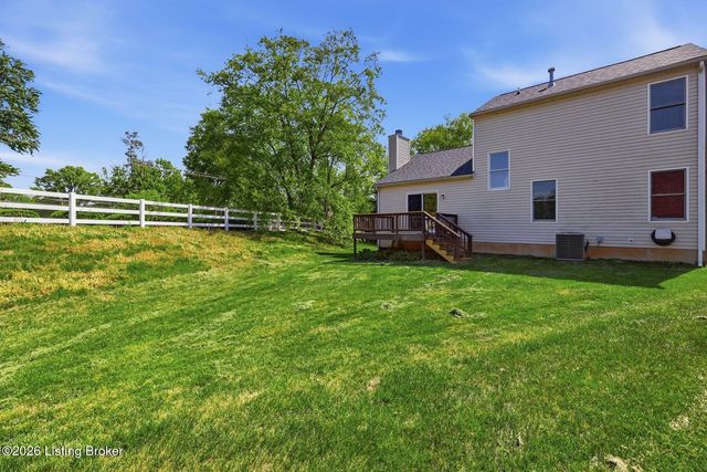 4029 Orchard Lake Dr, Louisville, KY 40218