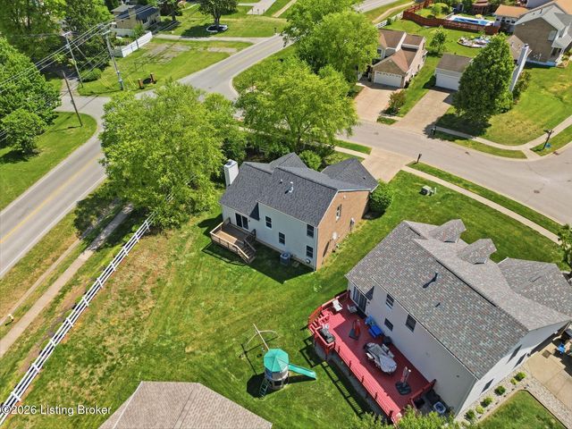 4029 Orchard Lake Dr, Louisville, KY 40218