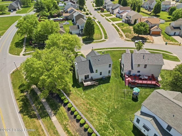 4029 Orchard Lake Dr, Louisville, KY 40218