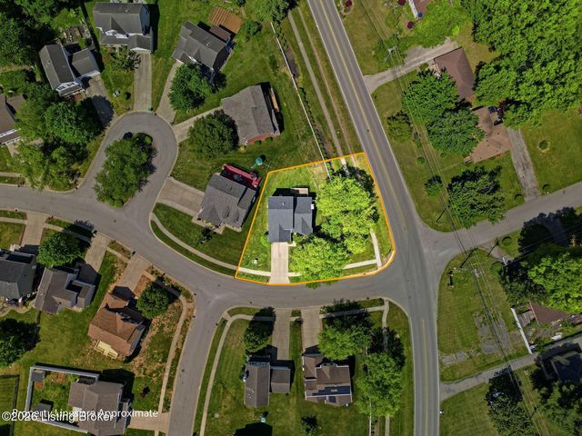 4029 Orchard Lake Dr, Louisville, KY 40218