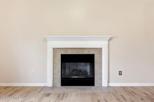 4029 Orchard Lake Dr, Louisville, KY 40218