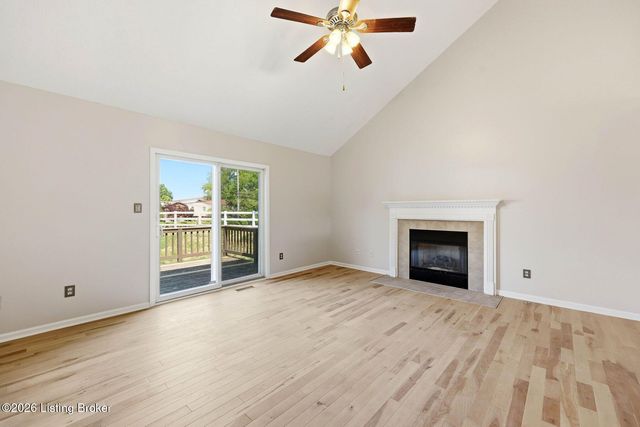4029 Orchard Lake Dr, Louisville, KY 40218