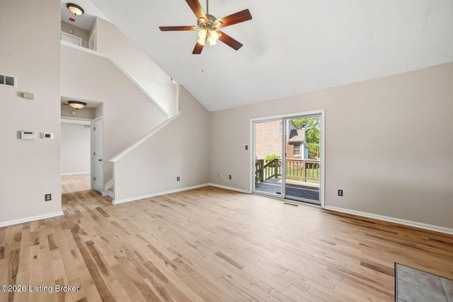 4029 Orchard Lake Dr, Louisville, KY 40218