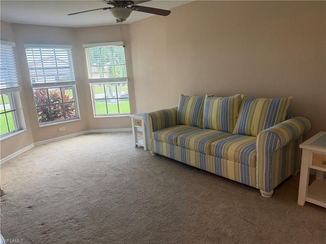 527 40th TER, Cape Coral, FL 33914