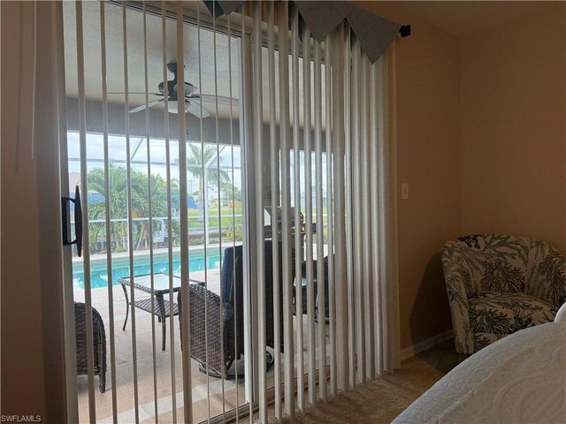 527 40th TER, Cape Coral, FL 33914