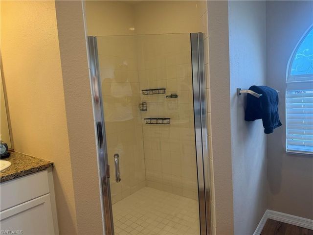 527 40th TER, Cape Coral, FL 33914