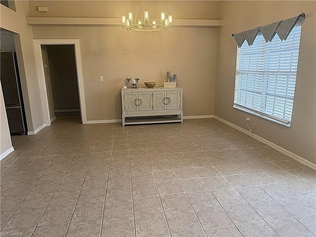 527 40th TER, Cape Coral, FL 33914