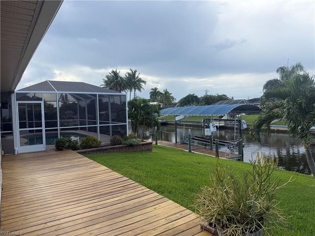 527 40th TER, Cape Coral, FL 33914