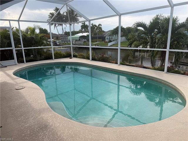 527 40th TER, Cape Coral, FL 33914
