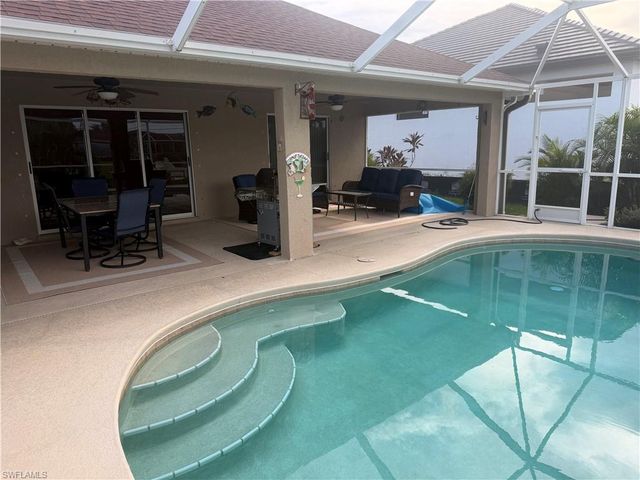 527 40th TER, Cape Coral, FL 33914