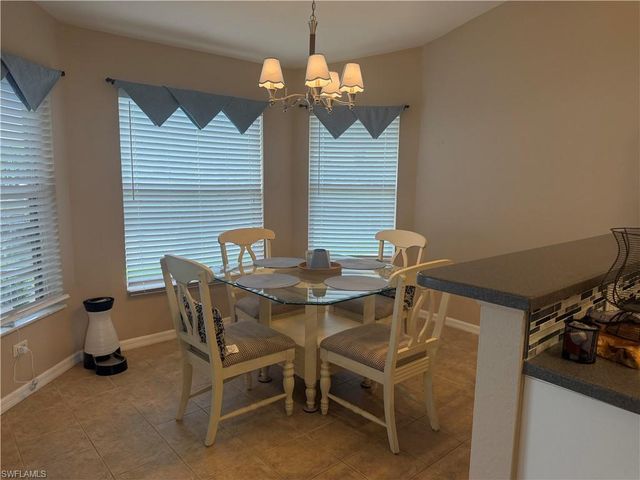 527 40th TER, Cape Coral, FL 33914