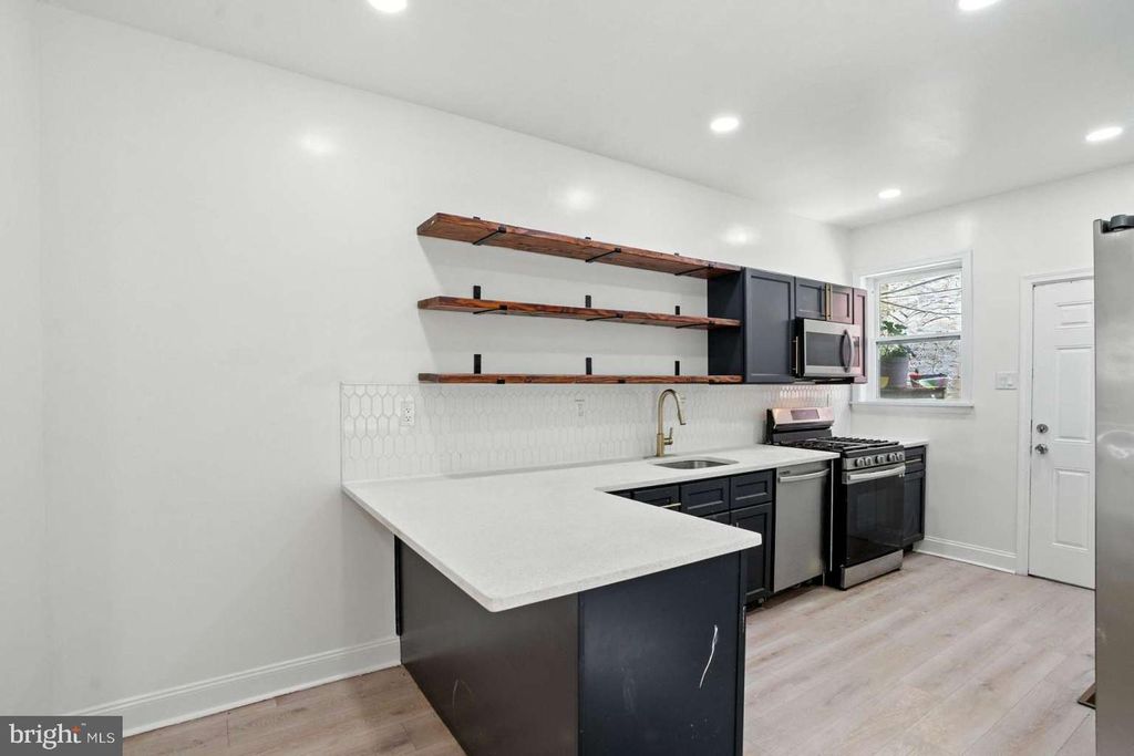 7 S 53RD ST, Philadelphia, PA 19139