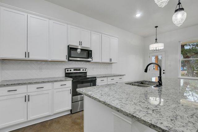 605 N Getzendaner Street, Waxahachie, TX 75165