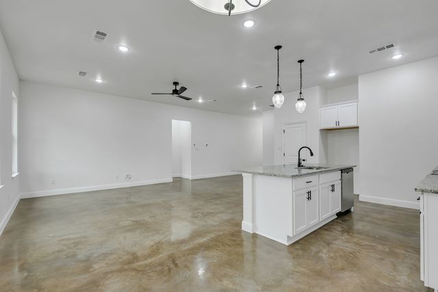 605 N Getzendaner Street, Waxahachie, TX 75165