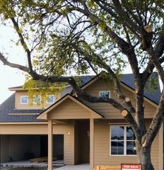 605 N Getzendaner Street, Waxahachie, TX 75165