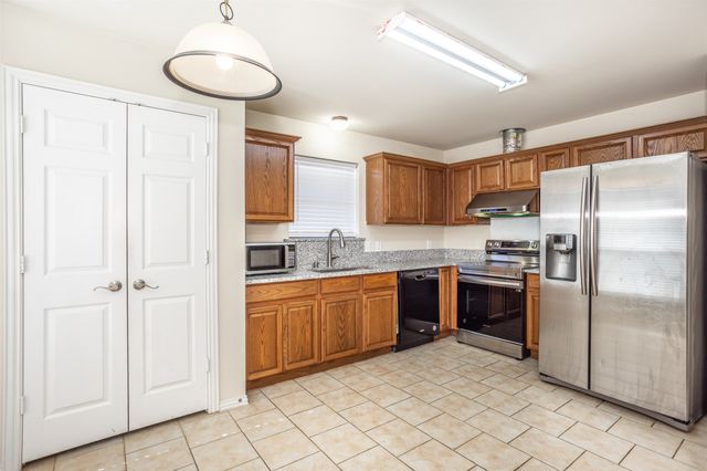 3511 Austin Street, Gainesville, TX 76240