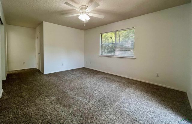 1612 E Leach St, Kilgore, TX 75662