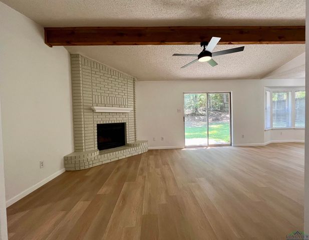 1612 E Leach St, Kilgore, TX 75662