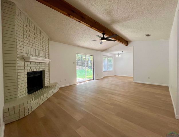 1612 E Leach St, Kilgore, TX 75662