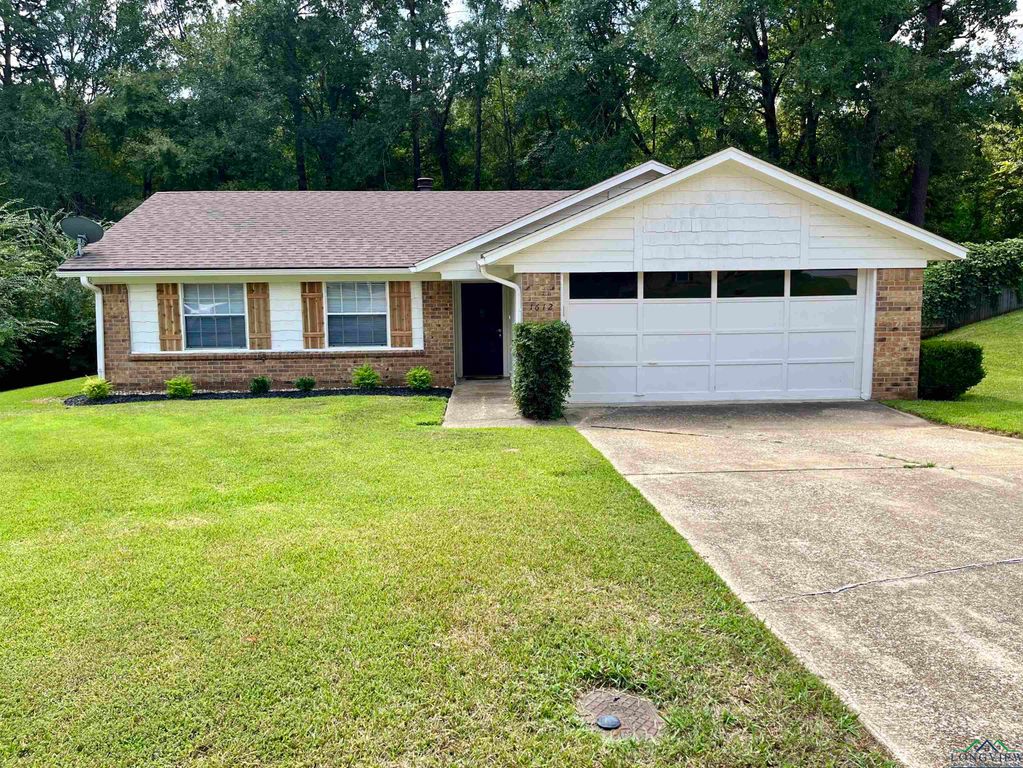 1612 E Leach St, Kilgore, TX 75662