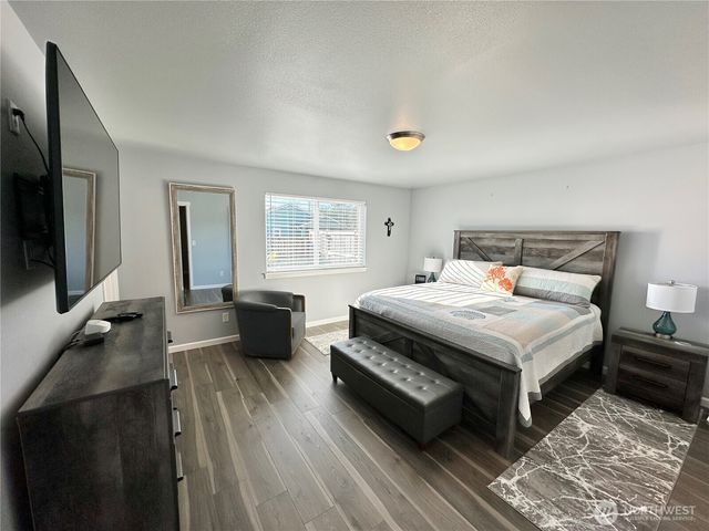 401 Seashore Street SW, Ocean Shores, WA 98569