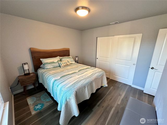 401 Seashore Street SW, Ocean Shores, WA 98569