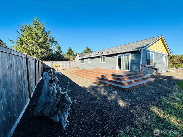 401 Seashore Street SW, Ocean Shores, WA 98569