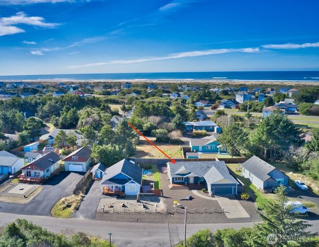 401 Seashore Street SW, Ocean Shores, WA 98569