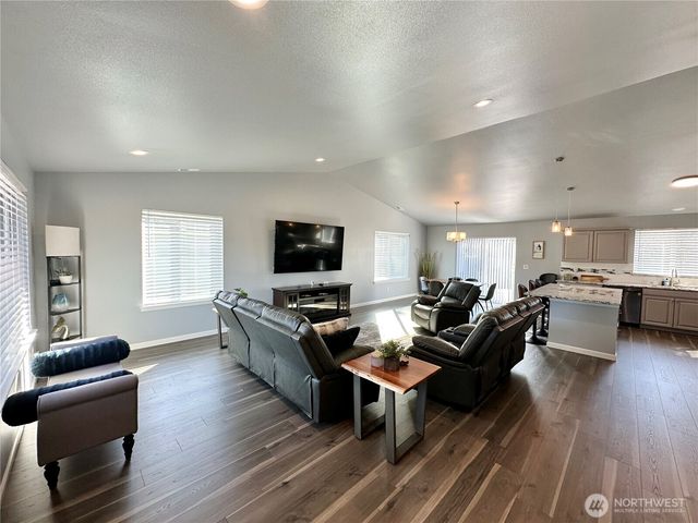 401 Seashore Street SW, Ocean Shores, WA 98569