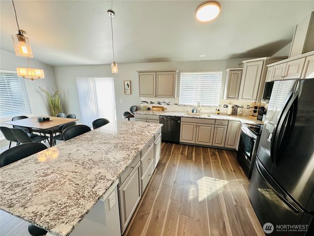 401 Seashore Street SW, Ocean Shores, WA 98569