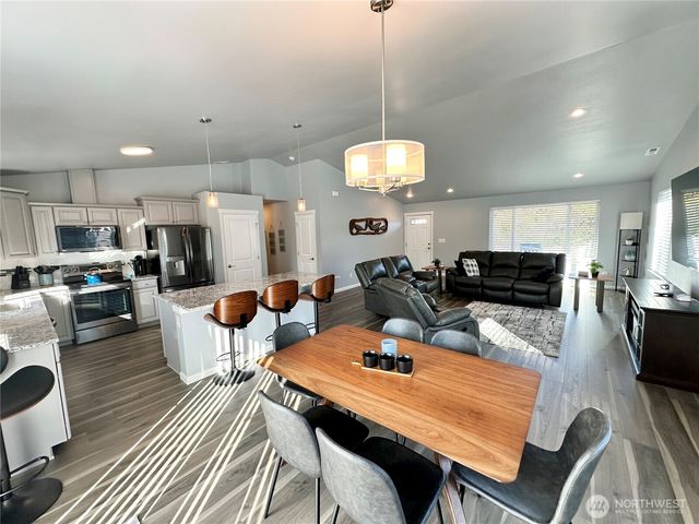 401 Seashore Street SW, Ocean Shores, WA 98569