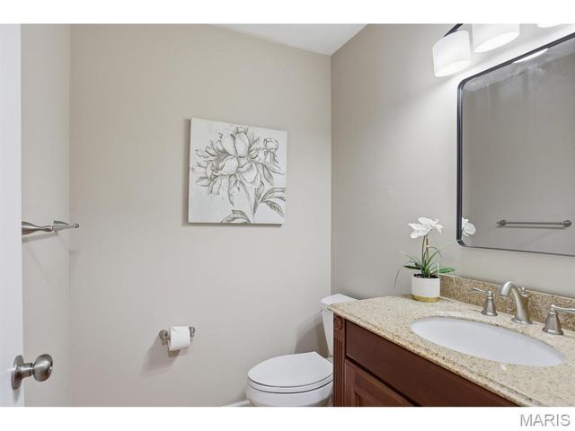 2008 Meadowtree Lane, Kirkwood, MO 63122