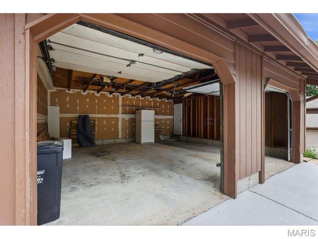 2008 Meadowtree Lane, Kirkwood, MO 63122