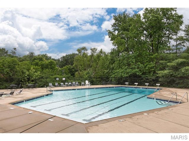 2008 Meadowtree Lane, Kirkwood, MO 63122