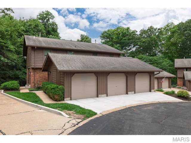 2008 Meadowtree Lane, Kirkwood, MO 63122