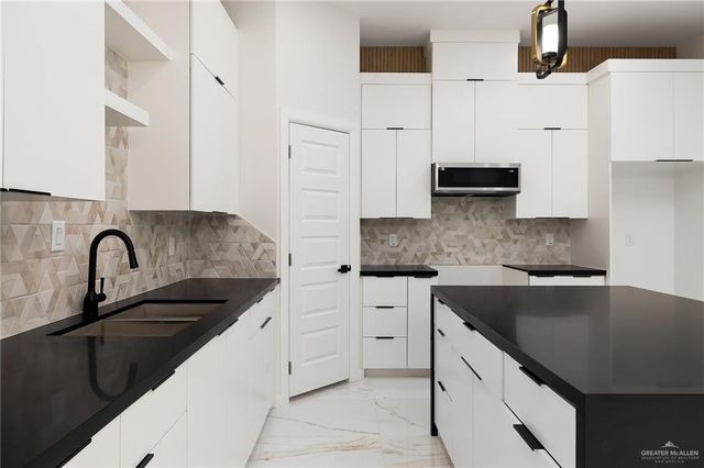 8104 N 51st N Street, Mcallen, TX 78504