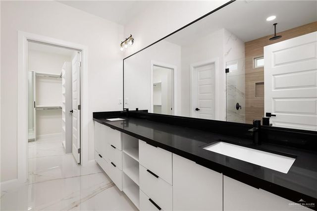 8104 N 51st N Street, Mcallen, TX 78504