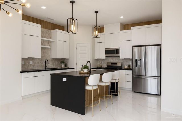 8104 N 51st N Street, Mcallen, TX 78504