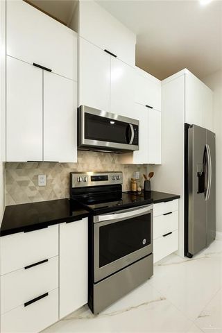 8104 N 51st N Street, Mcallen, TX 78504