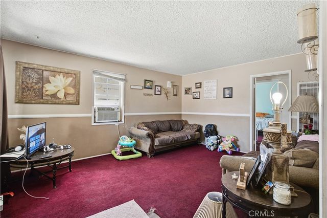 965 Kansas, Colton, CA 92324