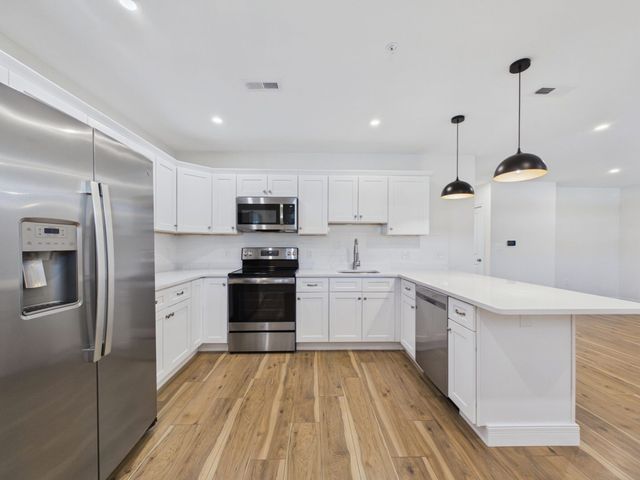 1 Pleasant Street 305, Cohasset, MA 02025