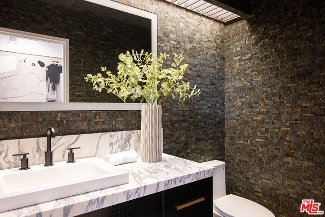 10430 Wilshire Boulevard 802, Los Angeles, CA 90024