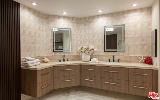 10430 Wilshire Boulevard 802, Los Angeles, CA 90024