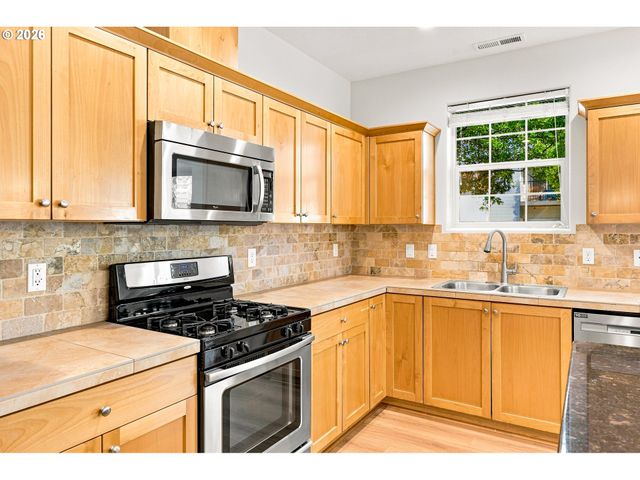 29241 Sw ORLEANS Ave, Wilsonville, OR 97070