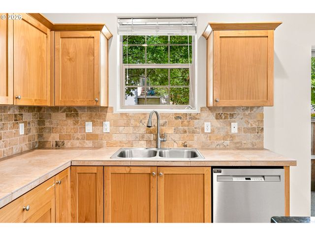 29241 Sw ORLEANS Ave, Wilsonville, OR 97070