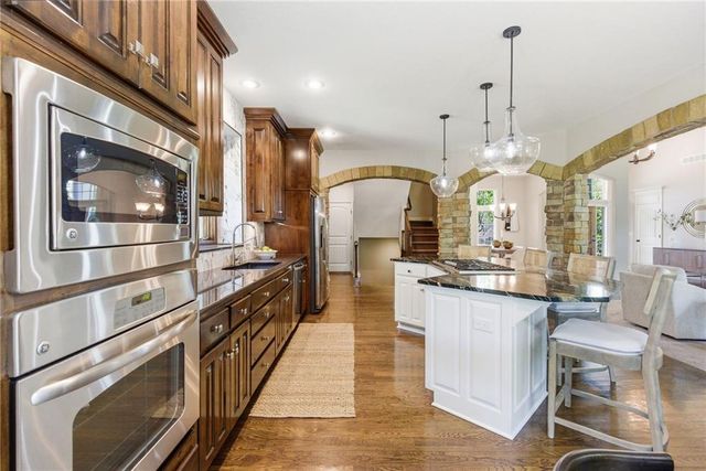 26132 W 108th Place, Olathe, KS 66061