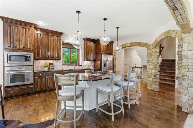 26132 W 108th Place, Olathe, KS 66061